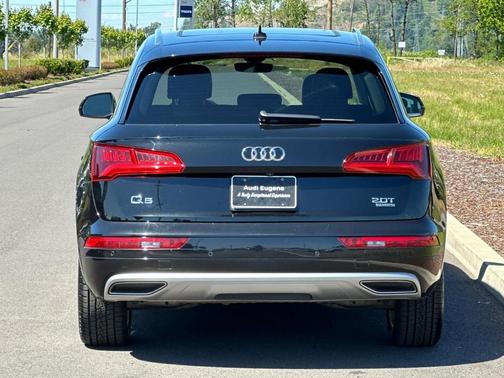 Mythos Black Metallic 2018 Audi Q5 2.0T Premium Plus