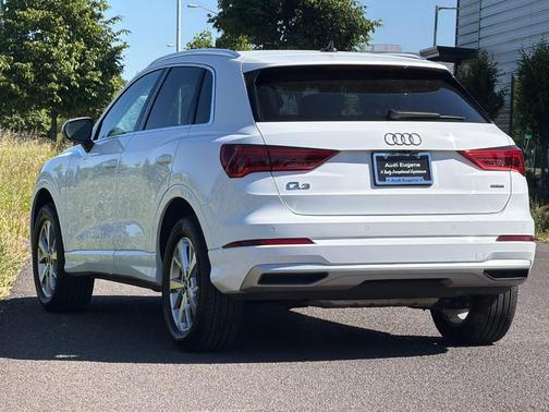 Arkona White 2024 Audi Q3 40 Premium
