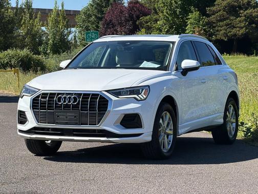 Arkona White 2024 Audi Q3 40 Premium