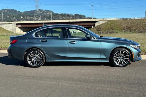 2021 BMW 330 i xDrive