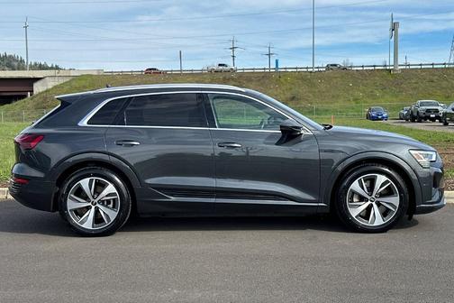 2024 Audi Q8 e-tron Premium