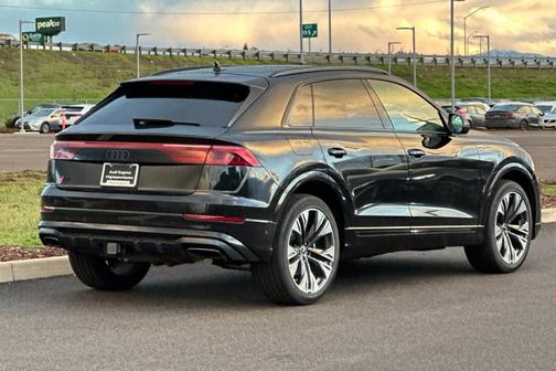 2025 Audi Q8 55 Premium