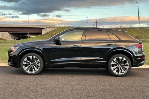 2025 Audi Q8 55 Premium
