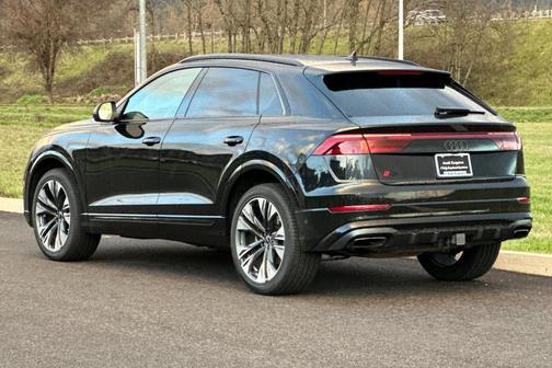 2025 Audi Q8 55 Premium