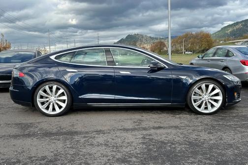 2013 Tesla Model S Performance