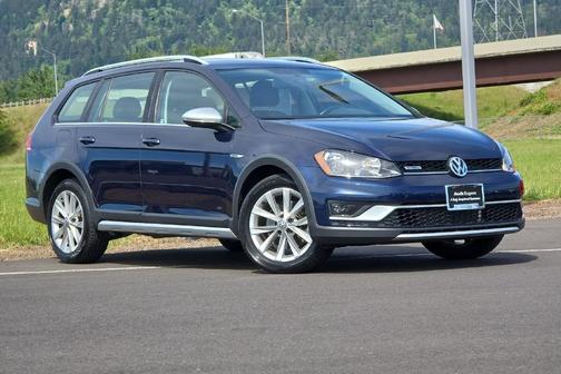 2017 Volkswagen Golf Alltrack TSI S