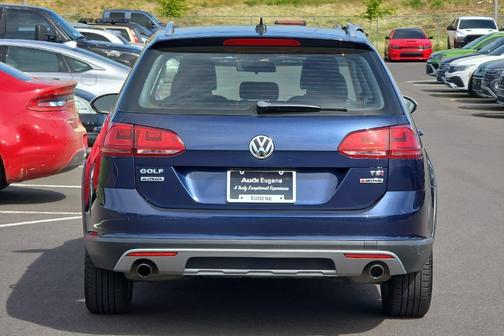 2017 Volkswagen Golf Alltrack TSI S