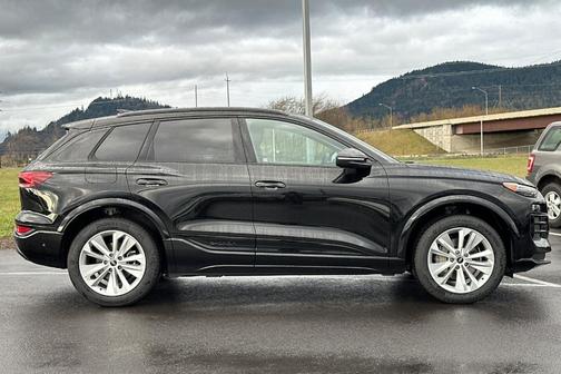 2025 Audi Q6 e-tron Premium