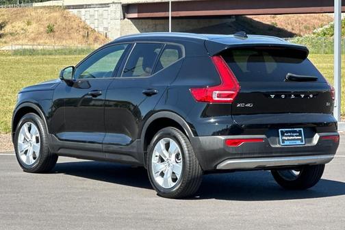 2020 Volvo XC40 T4 Momentum