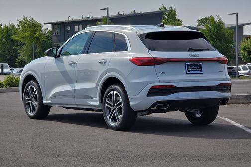 2025 Audi Q5 2.0T quattro Premium