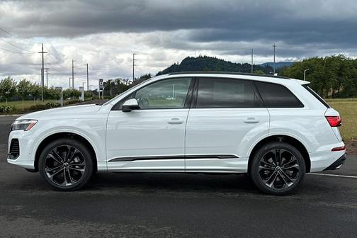 2025 Audi Q7 55 Premium Plus