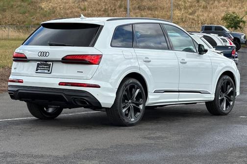 2025 Audi Q7 55 Premium Plus