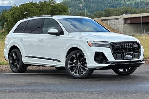 2025 Audi Q7 55 Premium Plus