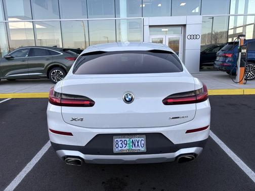 2023 BMW X4 xDrive30i