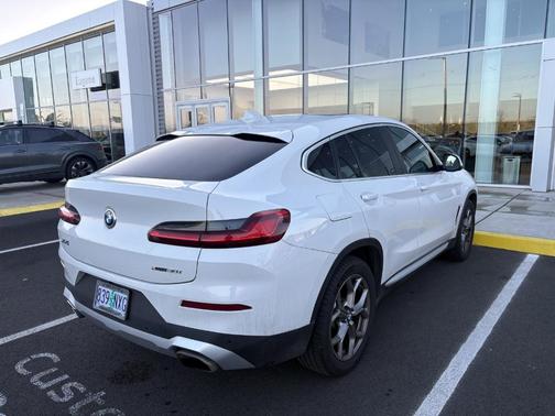 2023 BMW X4 xDrive30i
