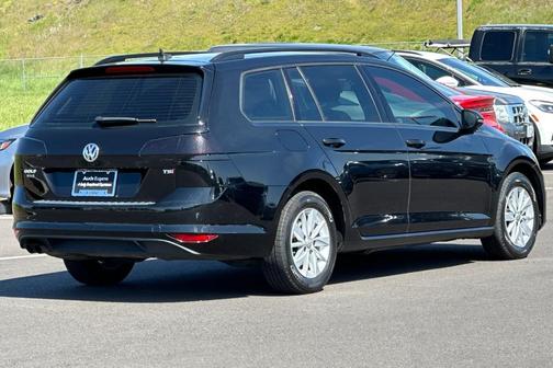 2017 Volkswagen Golf SportWagen TSI S