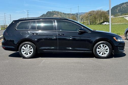 2017 Volkswagen Golf SportWagen TSI S
