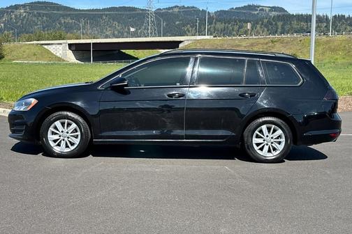 2017 Volkswagen Golf SportWagen TSI S