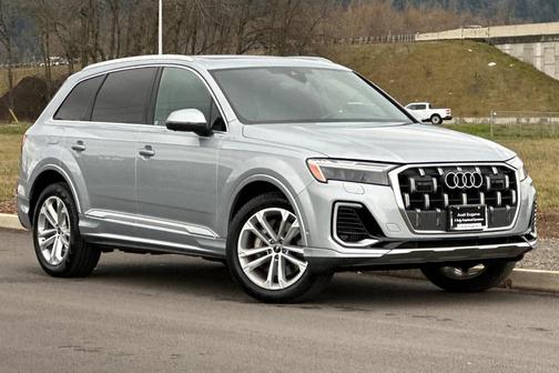 2025 Audi Q7 55 Premium Plus
