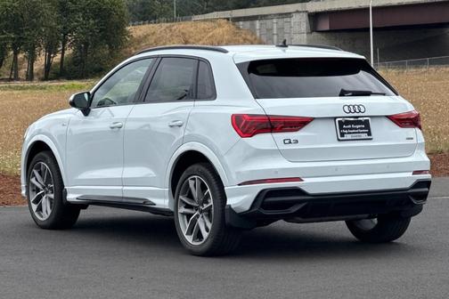 2025 Audi Q3 45 S line Premium
