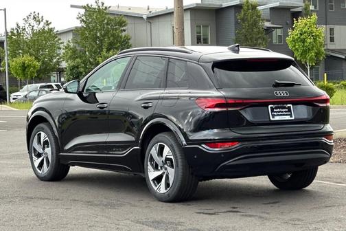 2025 Audi Q6 e-tron Premium