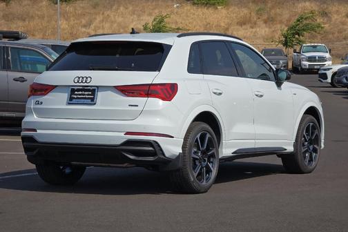 2025 Audi Q3 45 S line Premium