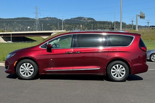 2018 Chrysler Pacifica Touring-L Plus