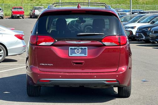 2018 Chrysler Pacifica Touring-L Plus