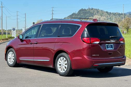 2018 Chrysler Pacifica Touring-L Plus