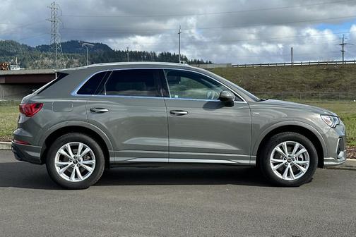 2025 Audi Q3 45 S line Premium