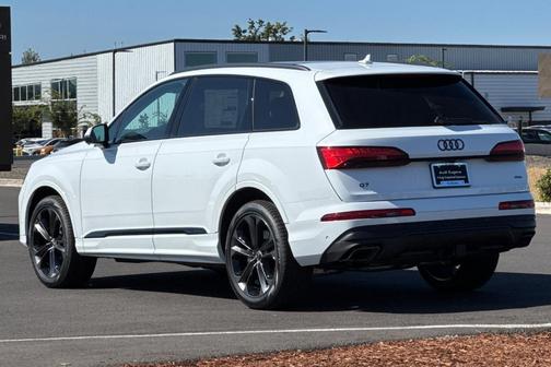 2025 Audi Q7 55 Premium Plus