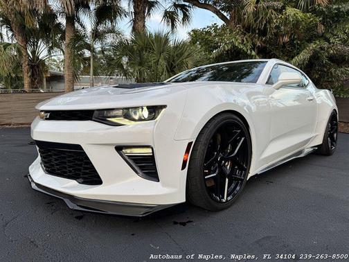 Summit White 2018 Chevrolet Camaro 1SS