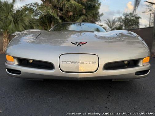 Sebring Silver Metallic 2000 Chevrolet Corvette Base