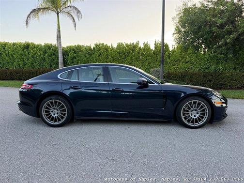 Night Blue Metallic 2020 Porsche Panamera 4