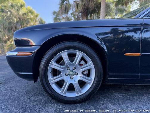 2004 Jaguar XJ Base