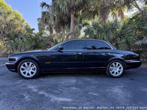 2004 Jaguar XJ Base