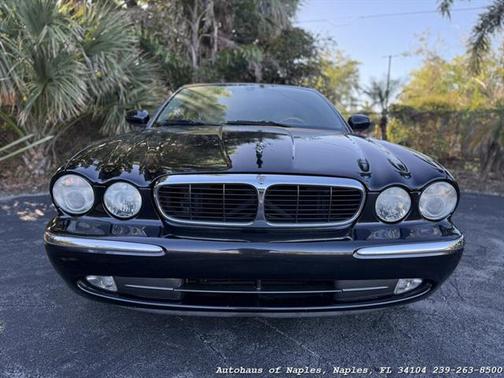 2004 Jaguar XJ Base