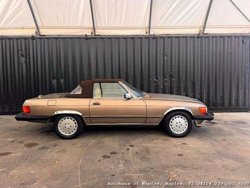 Silver 1986 Mercedes-Benz SL-Class 560-Class 560 SL