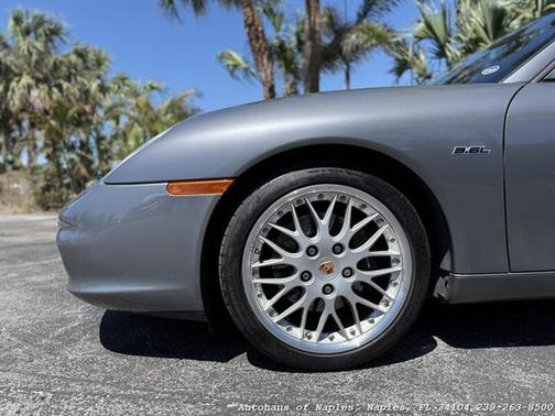 2003 Porsche 911 Carrera 4