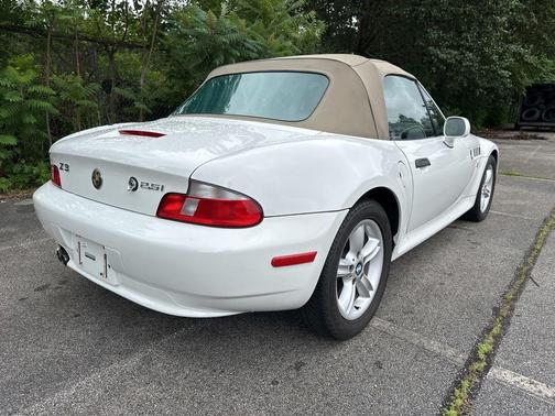 Alpine White 2001 BMW Z3 2.5i Roadster
