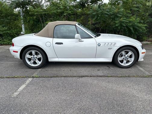 Alpine White 2001 BMW Z3 2.5i Roadster