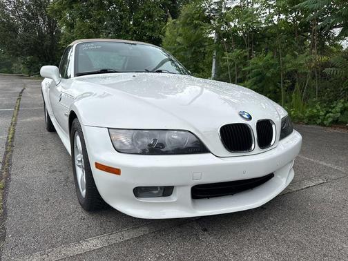 Alpine White 2001 BMW Z3 2.5i Roadster