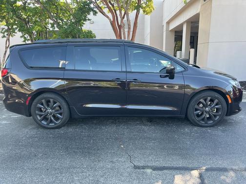2018 Chrysler Pacifica Touring Plus