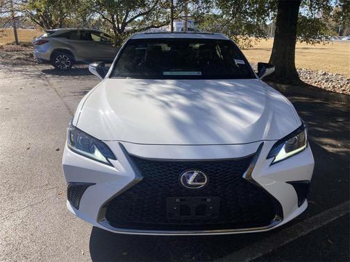 2022 Lexus ES 300h F SPORT