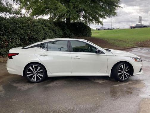 2020 Nissan Altima SR FWD