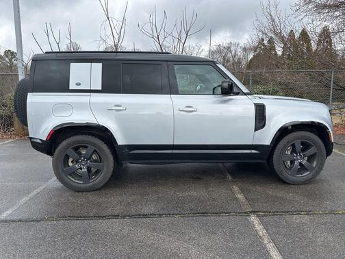 2022 Land Rover Defender 110 X-Dynamic SE