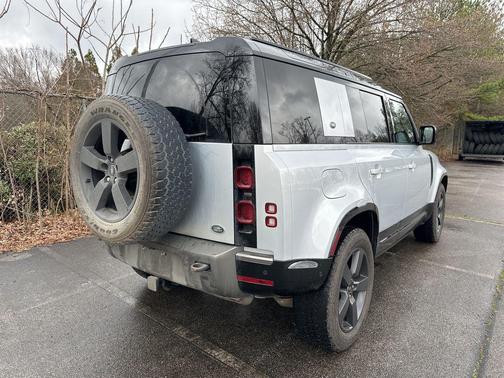 2022 Land Rover Defender 110 X-Dynamic SE