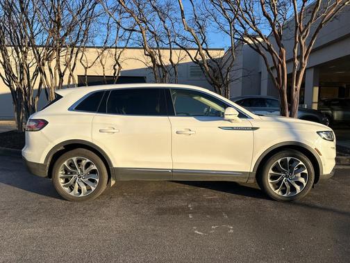 2022 Lincoln Nautilus Reserve