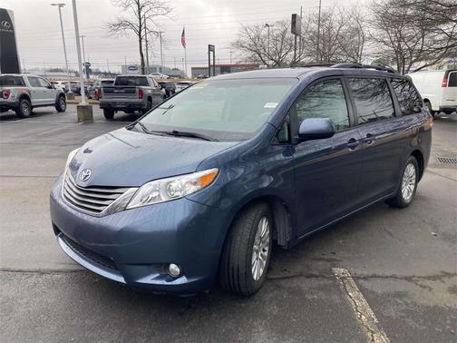 2014 Toyota Sienna XLE