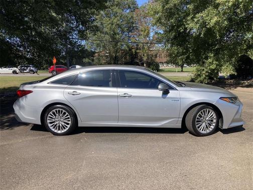 2019 Toyota Avalon Hybrid Limited